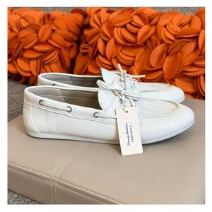 ❣️🆕Tommy Bahama Women's Seafarer Ivory faux leather boat shoes❣️